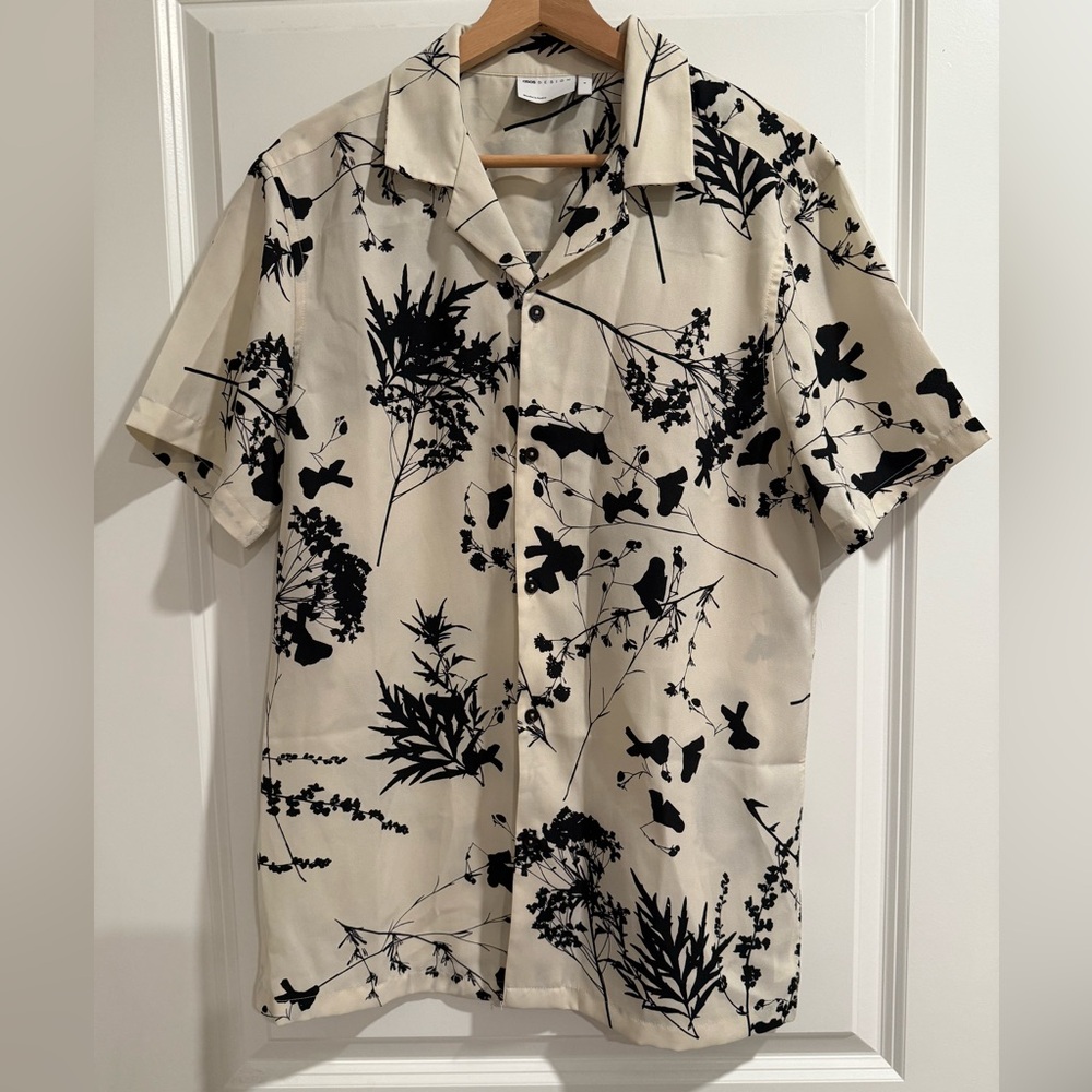 NWOT ASOS Casual Button Up M